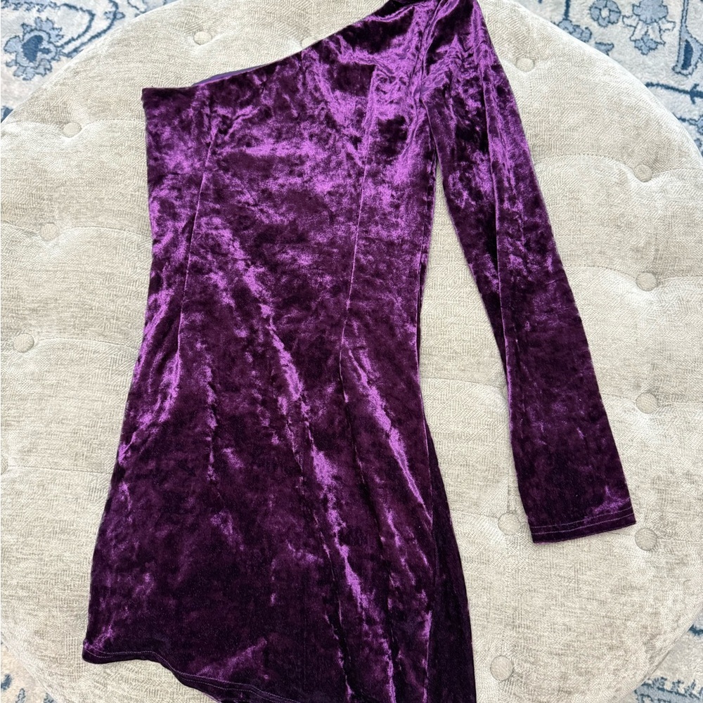 LULUS NWT Muse Moment Purple Crushed Velvet One Shoulder Long Sleeve Mini Dress - Picture 12 of 12